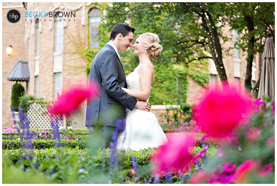 Rose garden wedding Hotel Baker